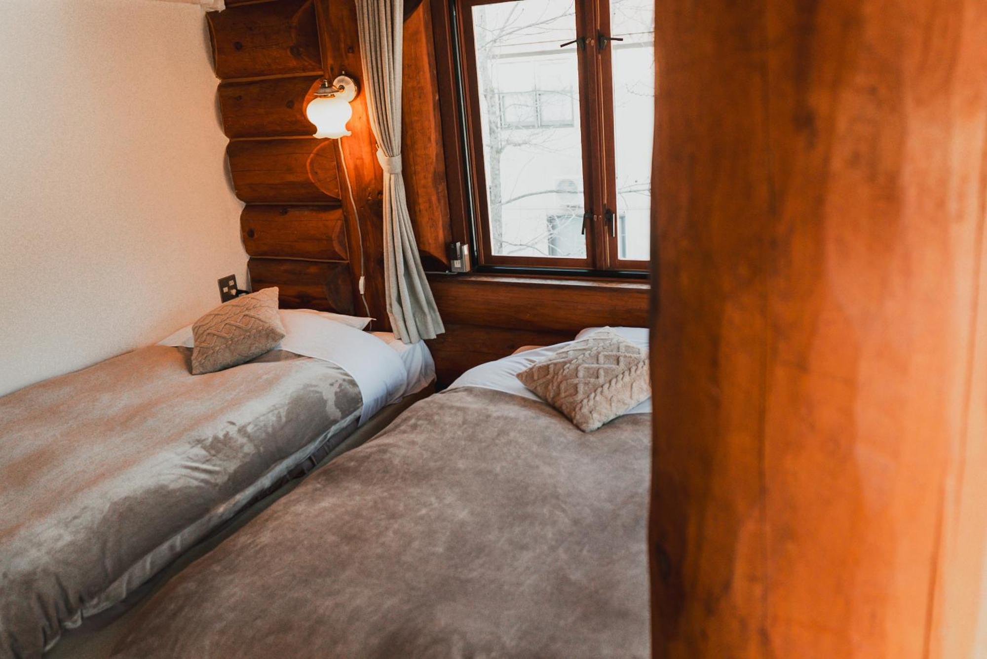 Hakuba Pension & Log Hotel Meteor Экстерьер фото