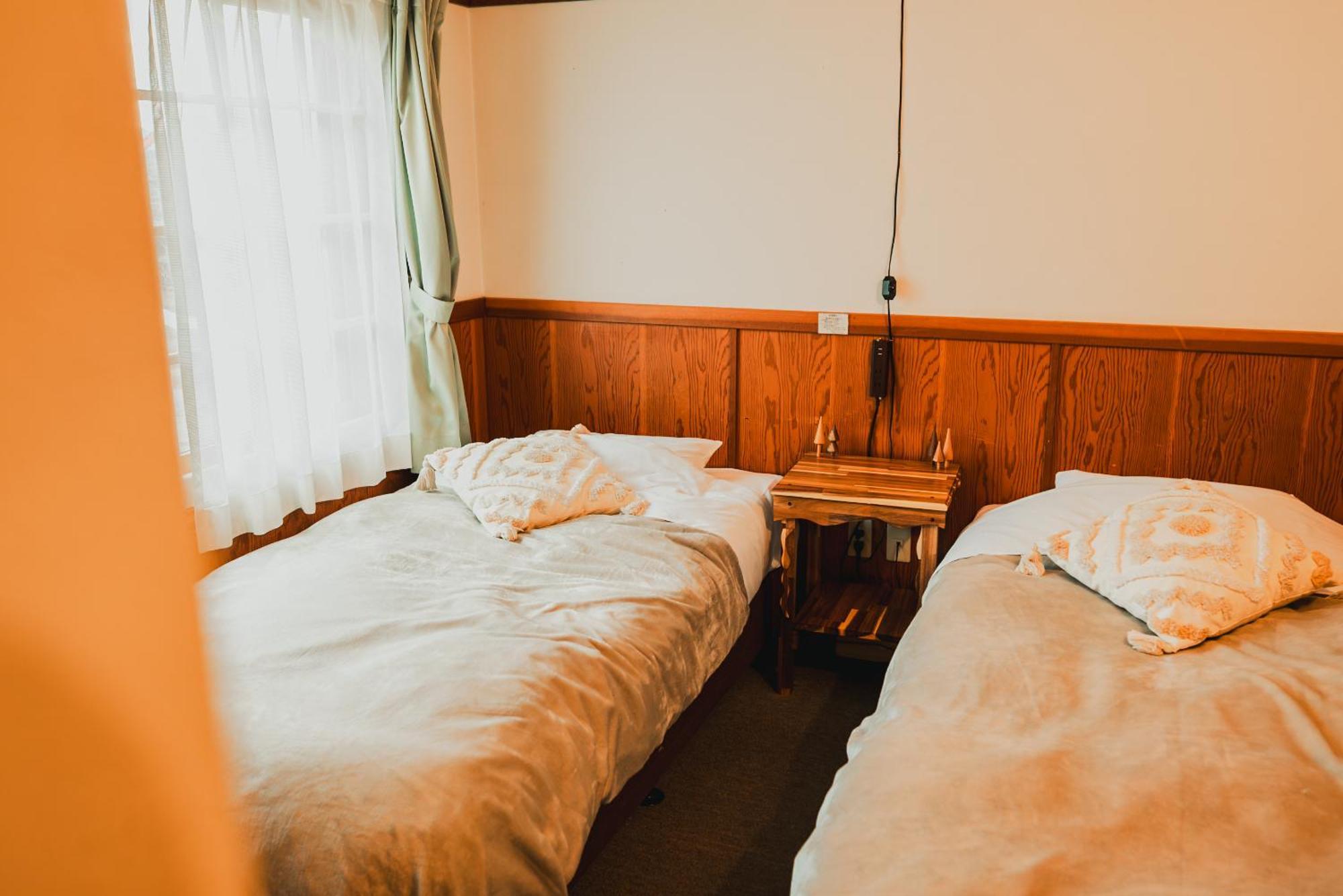 Hakuba Pension & Log Hotel Meteor Экстерьер фото