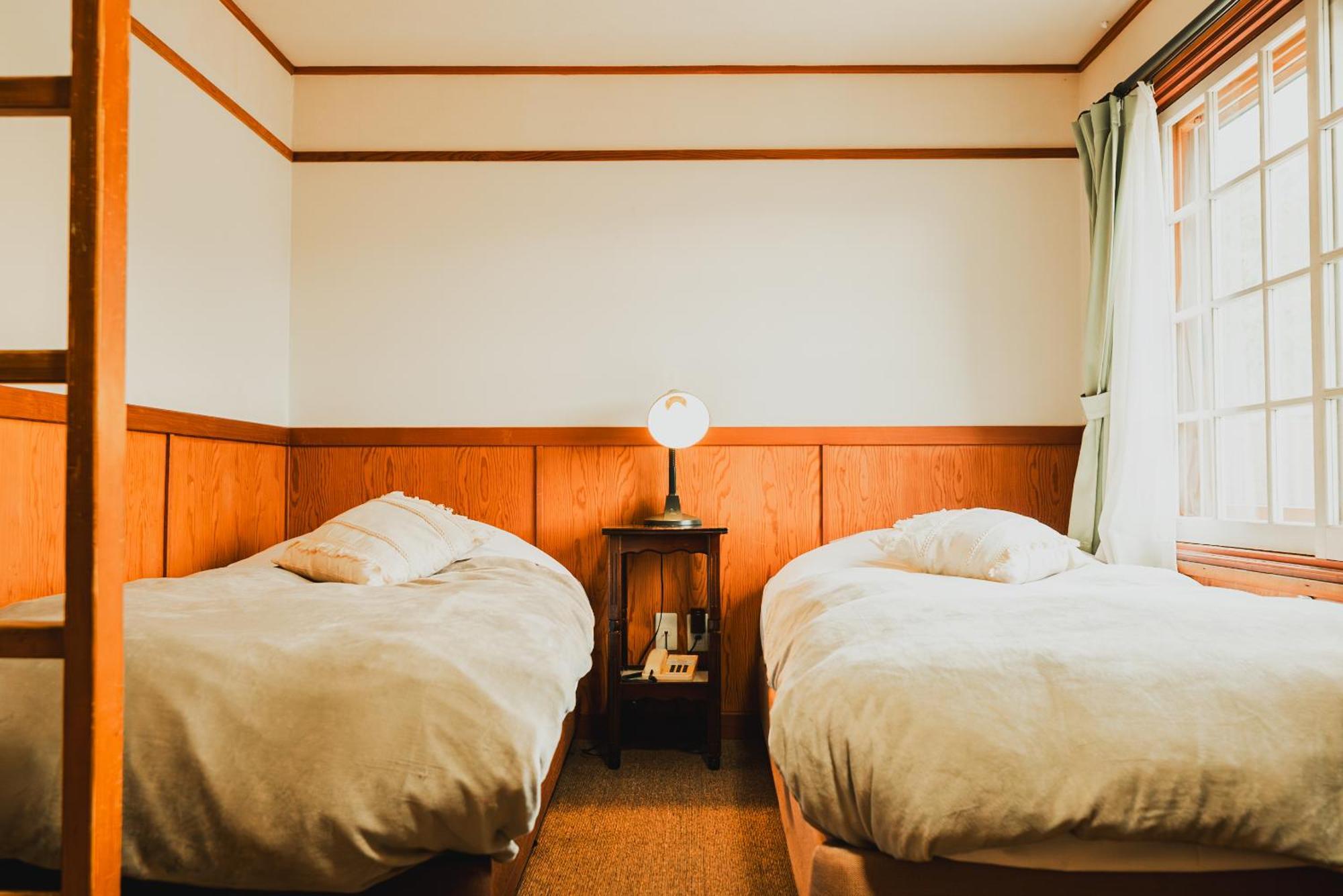 Hakuba Pension & Log Hotel Meteor Экстерьер фото