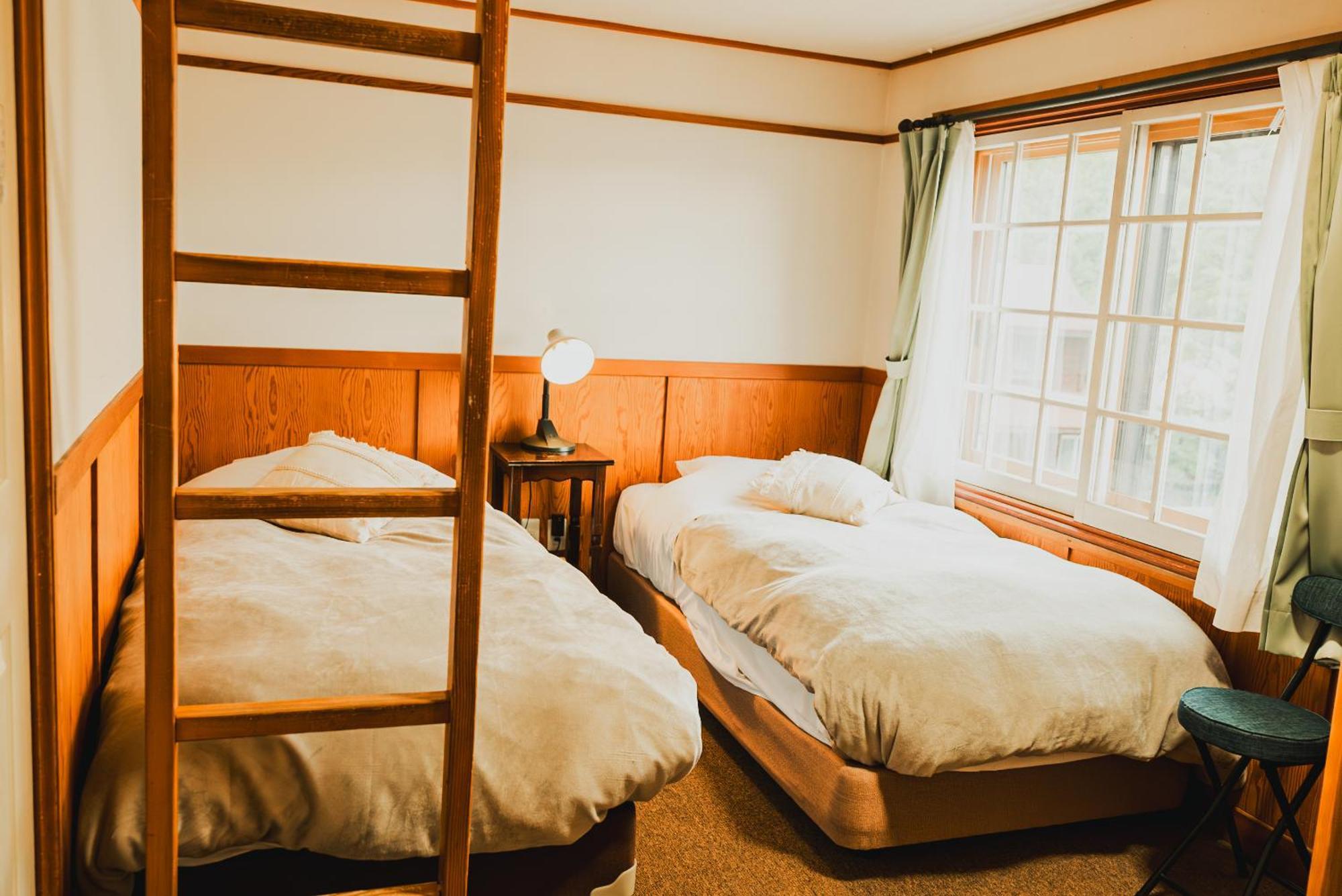 Hakuba Pension & Log Hotel Meteor Экстерьер фото