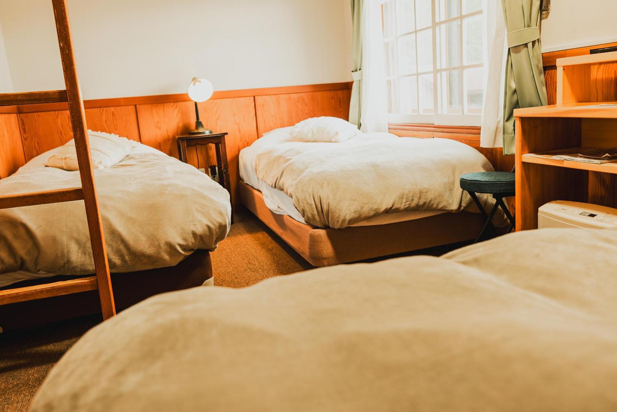 Hakuba Pension & Log Hotel Meteor Экстерьер фото
