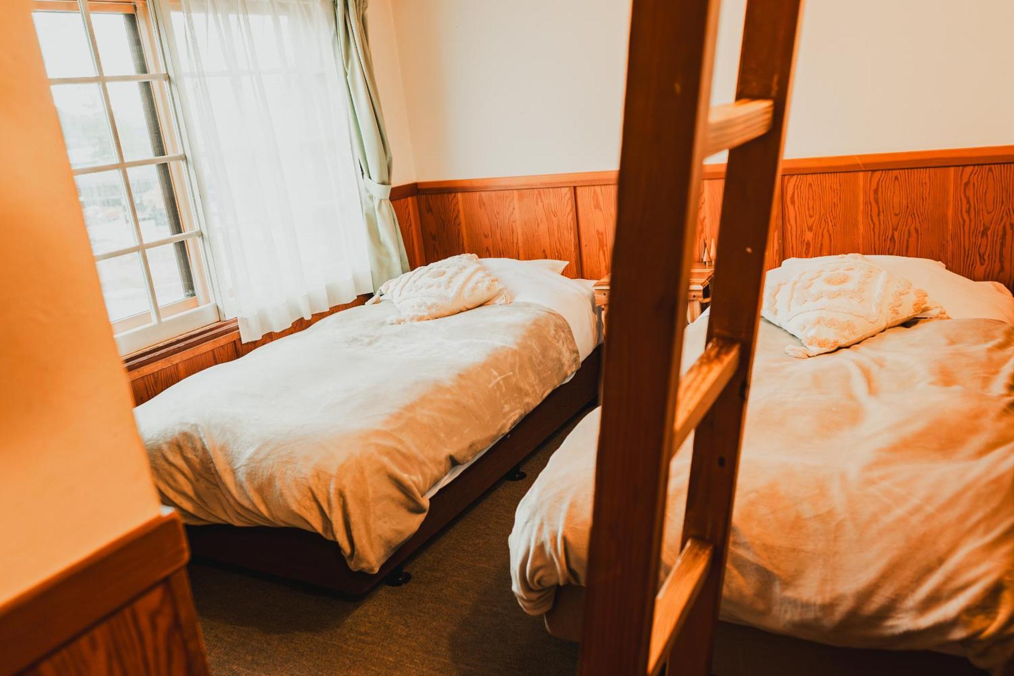 Hakuba Pension & Log Hotel Meteor Экстерьер фото